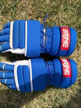 Blue and White Lace-Up Padded Lacrosse Gloves with Floating-Cuff Tag